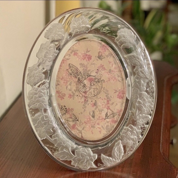 Vintage Crystal Frosted Flower Photo Frame Chrysanthemum Oval Fits 5x7 1980s - Picture 1 of 12